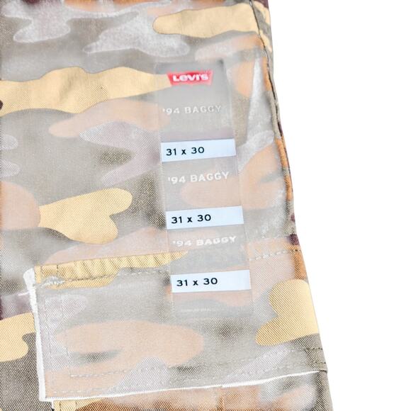 NWT LEVI'S WOMEN'S CARGO PANTS CAMO '94 BAGGY WIDE LEG SZ 10 31x30 STREET WEAR - Picture 10 of 10